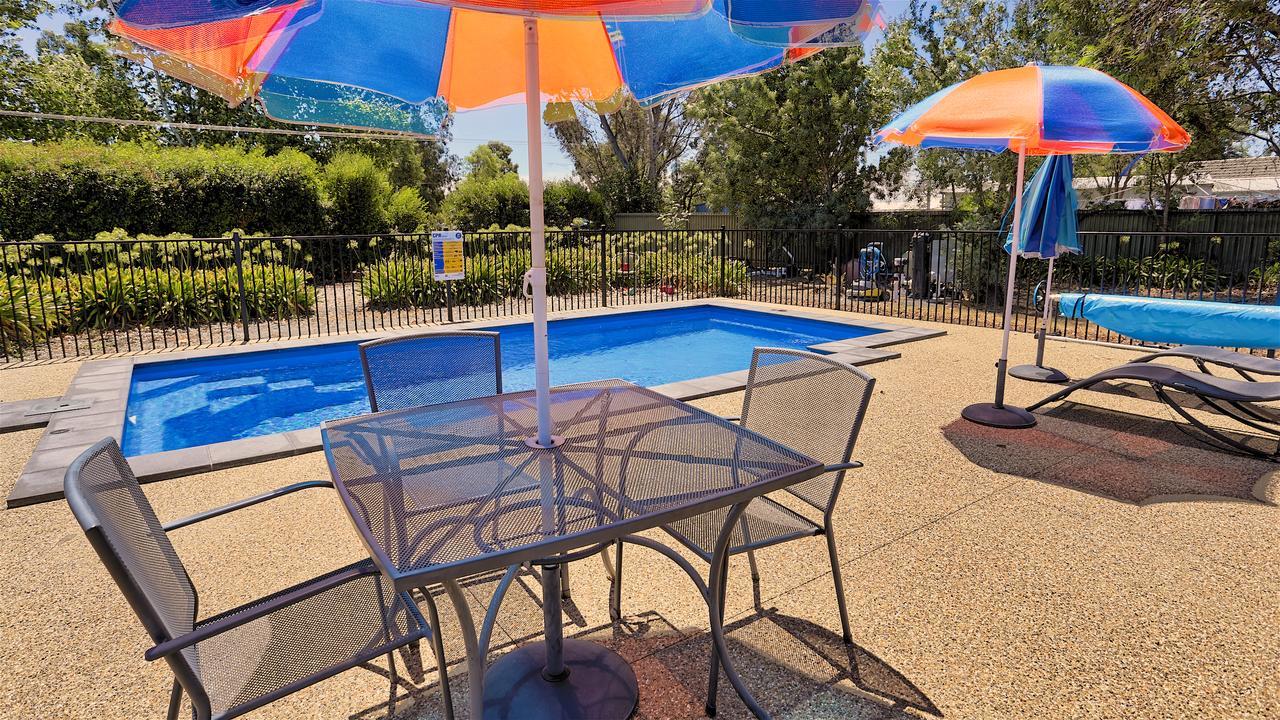 Castle Creek Motor Inn Euroa Esterno foto
