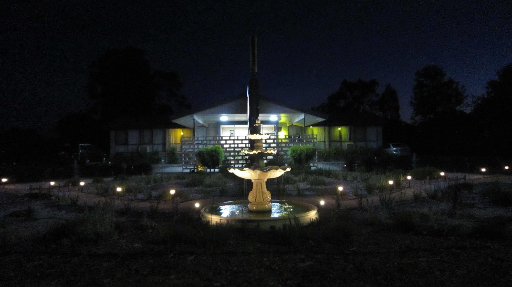 Castle Creek Motor Inn Euroa Esterno foto